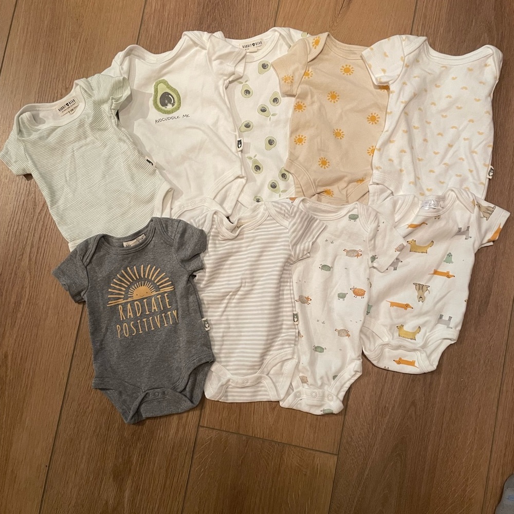 Bundle of 9 Unisex Short Sleeve Onsies 0-3 Months